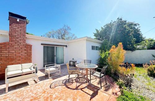 Universal City House | Charming 3BR House - Hal-UC