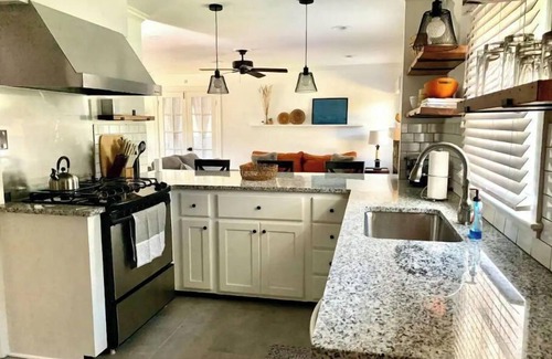 Little Rock House | Charming 3BR Mid-Century Home in Historic Hillcrest