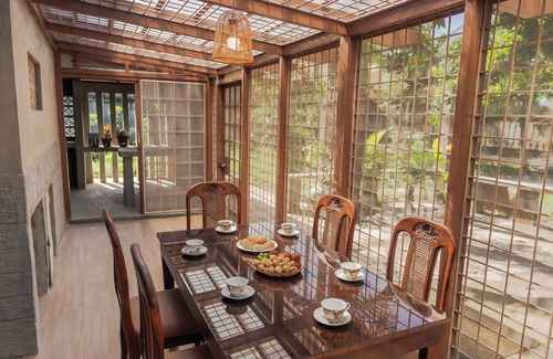 Enrique B. Magalona House | Charming 3BR/3BA in E.B. Magalona, Breakfast Sunroom, gardens and new amenities