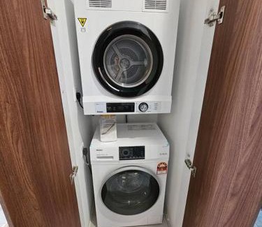Taman Charming Apartment | Charming 3BR Podium 7pax Walk to Aeon