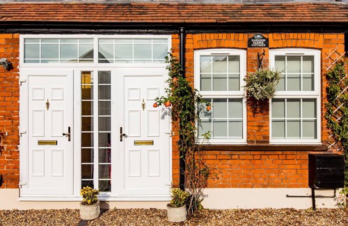 Colnbrook House | Charming 3BR Victorian Cottage in the historic town of Colnbrook, Berkshire