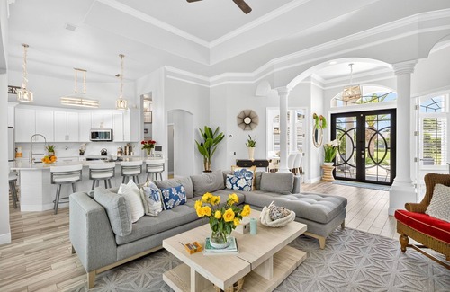 Pelican House | Charming 3BR Waterfront Home – Heated Pool & Gulf Access