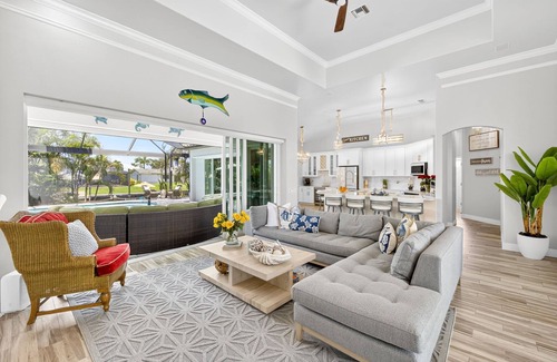Pelican House | Charming 3BR Waterfront Home – Heated Pool & Gulf Access