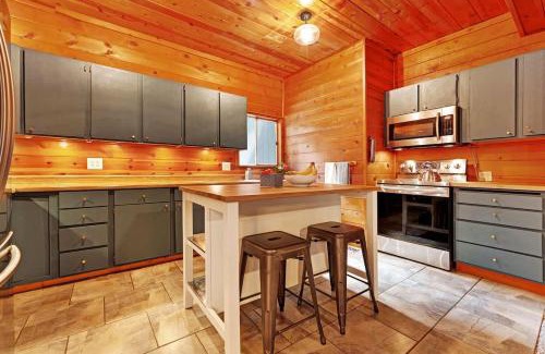Guerneville House | Charming 3BR with Hot Tub Balcony & Wood Stove