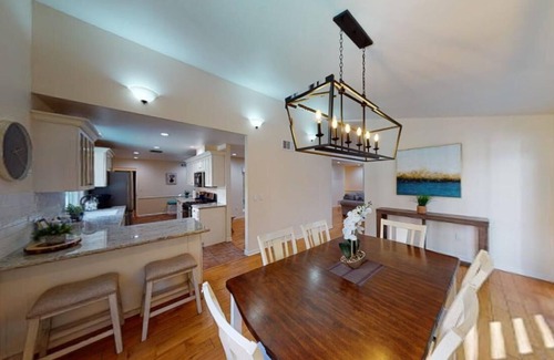 Woodland Hills House | Charming 4 BD residential home in Woodland Hills
