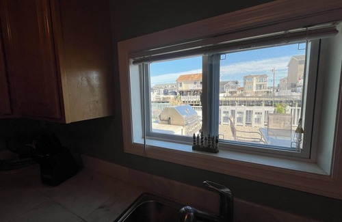 Beach Haven West House | Charming 4-bedroom lagoon house Down By the Bay near LBI