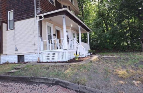 Akron House | Charming 4-Bed, 1.5-Bath Home in Central Akron