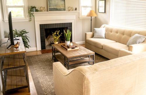 West Hartford House | Charming 4-Bed / 2-Bath House in Ideal Location!
