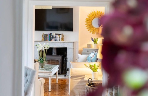 Ware House | Charming 4 Bed Cottage in Herts Countryside - Pass the Keys