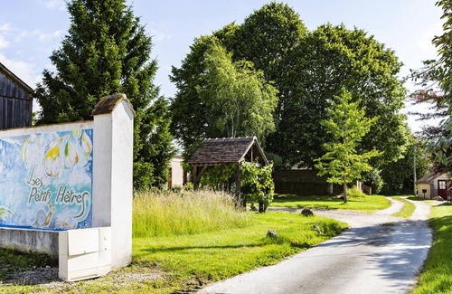 Authon Cottage | Charming 4-Bed Country House with Garden, Near Loire Castles, Sleeps 8-10, Family-Friendly