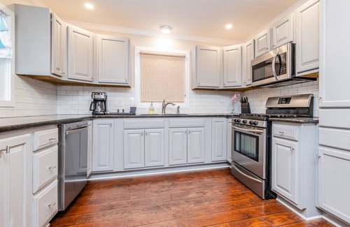 Lake Dalecarlia House | Charming 4-bedroom house in peaceful Private Lake Dalecarlia w OUTSTANDING views