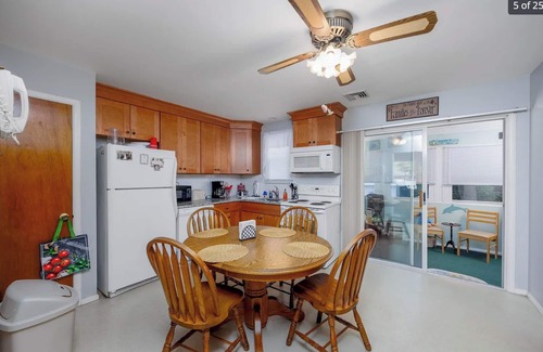 Lower Township House | Charming 4-bedroom house in North Cape May with AC, WiFi, Fully Fenced Yard