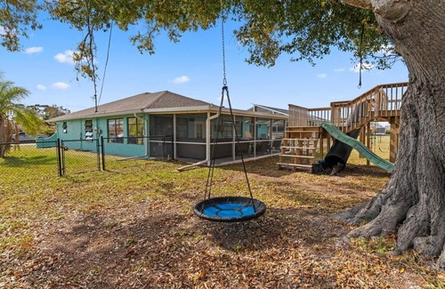 Port Charlotte - Charlotte Harbor House | Charming 4-bedroom Pool and Hot Tub home with WiFi in delightful Port Charlotte