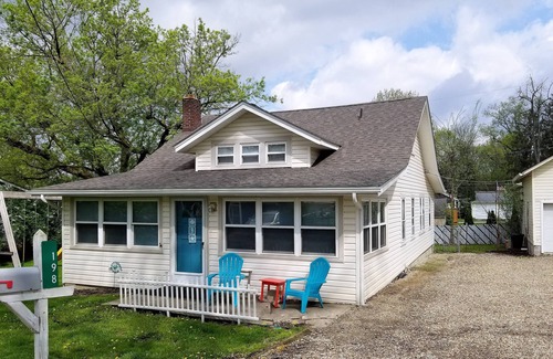Homerville Cottage | Charming 4-bedroom cottage with WiFi and AC in Chippewa Lake