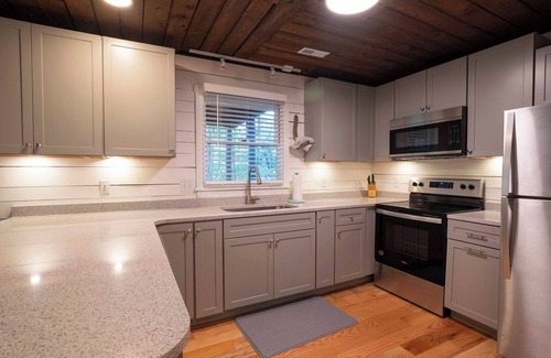 Mount Jackson Cabin | Charming 4-bedroom cabin with WiFi, AC in Bryce Resort