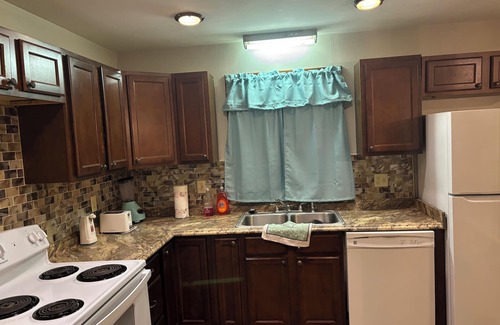 Petersburg House | Charming 4 bedroom 2 bathroom home in Prince George County.