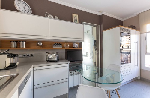 La Maternitat i Sant Ramon Apartment | Charming 4 bedroom apartment close to Camp Nou