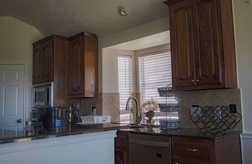 Clodine House | Charming 4-bedroom bungalow with WiFi, AC in lovely Richmond