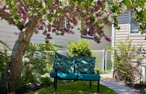 Banff Trail House | Charming 4-bedroom bungalow in Serene UofC Neighbourhood, Minutes from Downtown