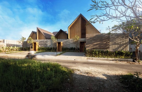 Palsana House | Charming 4-bedroom bungalow with WiFi, AC in fantastic Surat