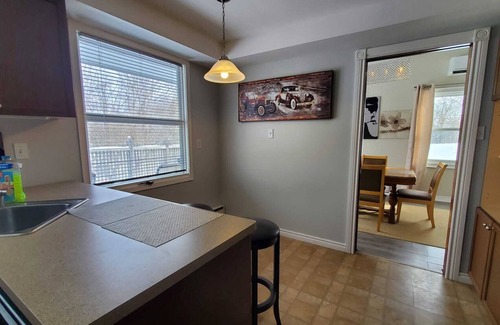 Caledon House | Charming 4-bedroom house in Caledon East with WiFi, AC