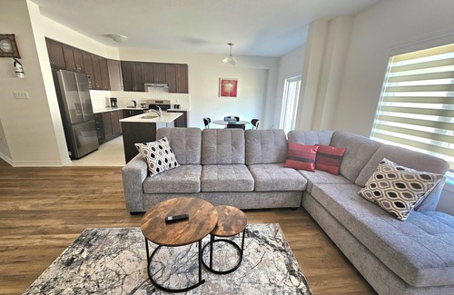 Gravenhurst Cottage | Charming 4-bedroom cottage in Gravenhurst with WiFi and AC