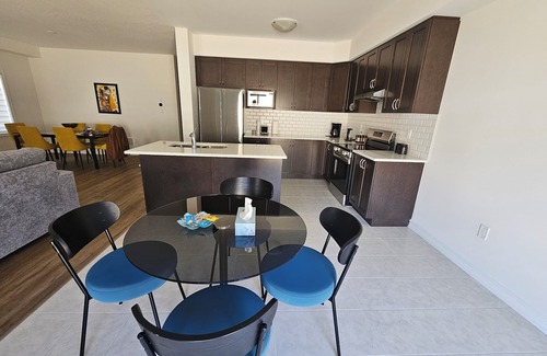 Gravenhurst Cottage | Charming 4-bedroom cottage in Gravenhurst with WiFi and AC