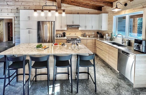 New Richmond Ski Chalet | Charming 4-bedroom chalet with AC and WiFi in fabulous New Richmond