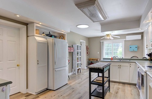 Southampton Cottage | Charming 4-bedroom cottage with WiFi and AC in fabulous Southampton