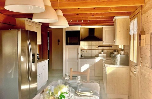 Les Clefs Ski Chalet | Charming 4-bedroom chalet in mountain vilage Les Clefs with private Hot Tub