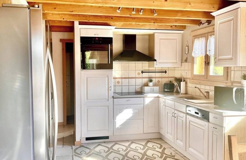 Les Clefs Ski Chalet | Charming 4-bedroom chalet in mountain vilage Les Clefs with private Hot Tub