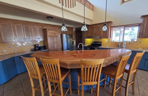 Templeton House | Charming 4-bedroom country house in peaceful Templeton with WiFi, AC