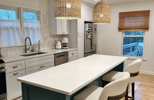 Point Pleasant Beach Cottage | Charming 4-bedroom cottage with WiFi and AC in Bay Head