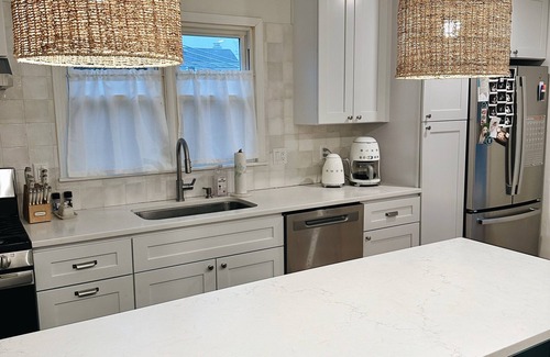 Point Pleasant Beach Cottage | Charming 4-bedroom cottage with WiFi and AC in Bay Head