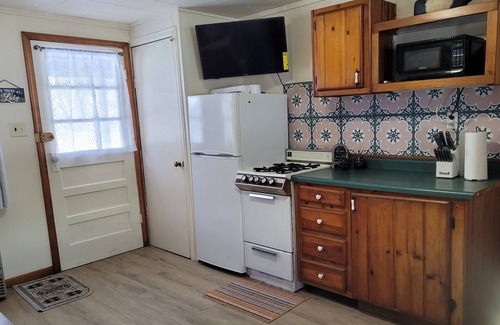 Newaygo Cottage | Charming 4-bedroom cottage 4 & 5
