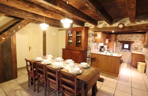 Omps Cottage | Charming 4-bedroom Cottage with Heated Pool, Sauna, and Garden in Scenic Cantal