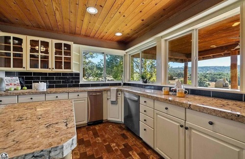 Sonora House | Charming 4-bedroom country house with AC and WiFi in delightful Sonora.