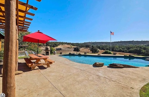 Sonora House | Charming 4-bedroom country house with AC and WiFi in delightful Sonora.