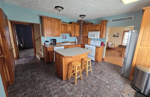 Kingsley Other | Charming 4-bedroom farmhouse near Kingsley