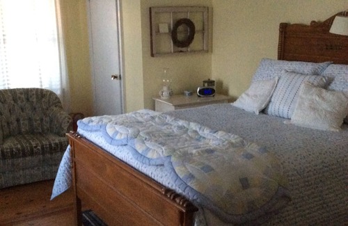 Old Town Other | Charming 4-bedroom farmhouse with AC and WiFi in music-filled Galax, VA
