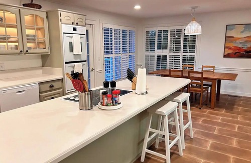 Farmington House | Charming 4-bedroom house with AC and WiFi in lovely Farmington