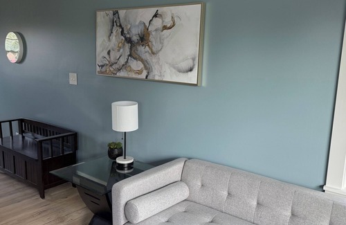 Highview House | Charming 4-bedroom house with AC and fitness room in lovely Louisville