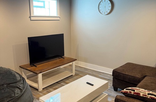 Highview House | Charming 4-bedroom house with AC and fitness room in lovely Louisville