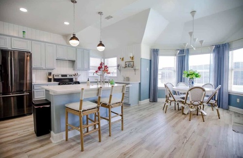 Royse City House | Charming 4-bedroom house in Royse City with salt water pool, sleep 10