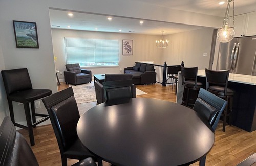 Neabsco House | Charming 4-bedroom house with WiFi and AC in Woodbridge
