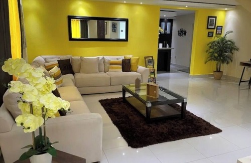 Hoyo Mulas House | Charming 4-bedroom house with WiFi, AC in delightful Canóvanas.