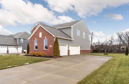 Haisley House | Charming 4-bedroom house in lovely Ann Arbor. Minutes away from downtown!