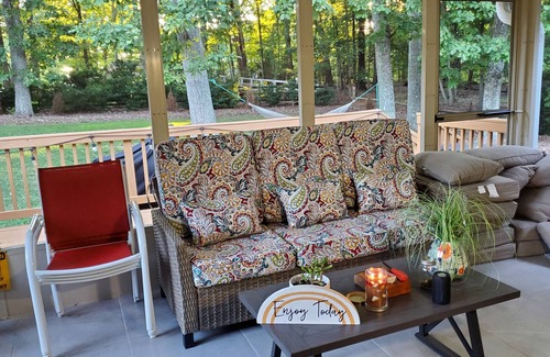 Charlotte House | Charming 4-bedroom house with AC and WiFi in marvelous Charlotte