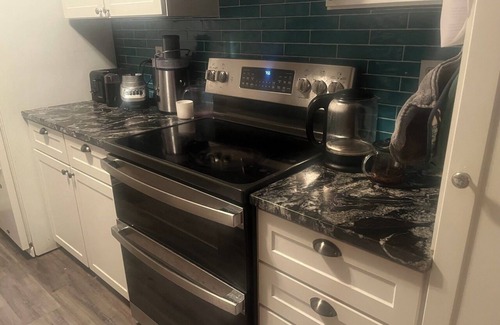 Lafayette House | Charming 4-bedroom house in Lafayette with AC two rooms available