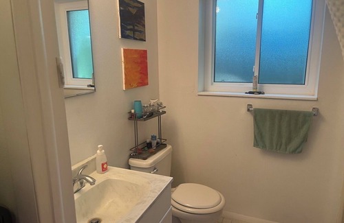 Lafayette House | Charming 4-bedroom house in Lafayette with AC two rooms available